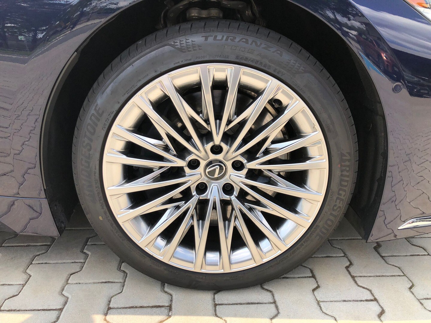 Lexus LS