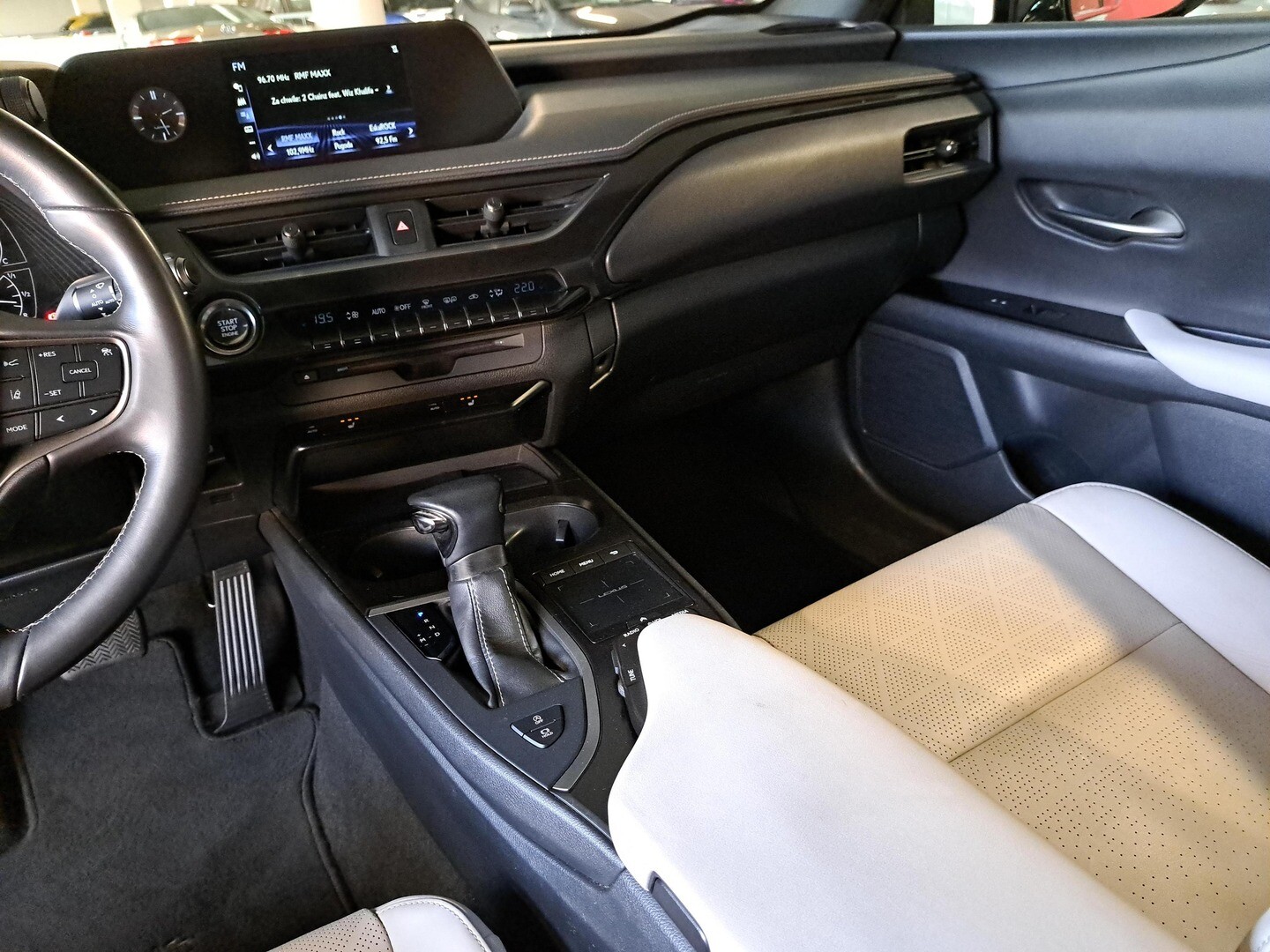 Lexus UX