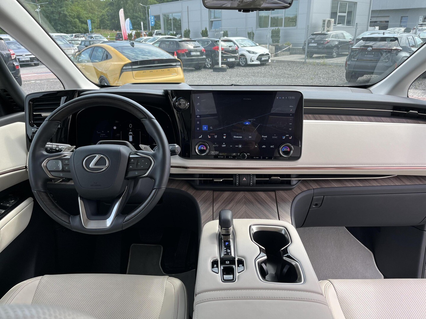 Lexus LM