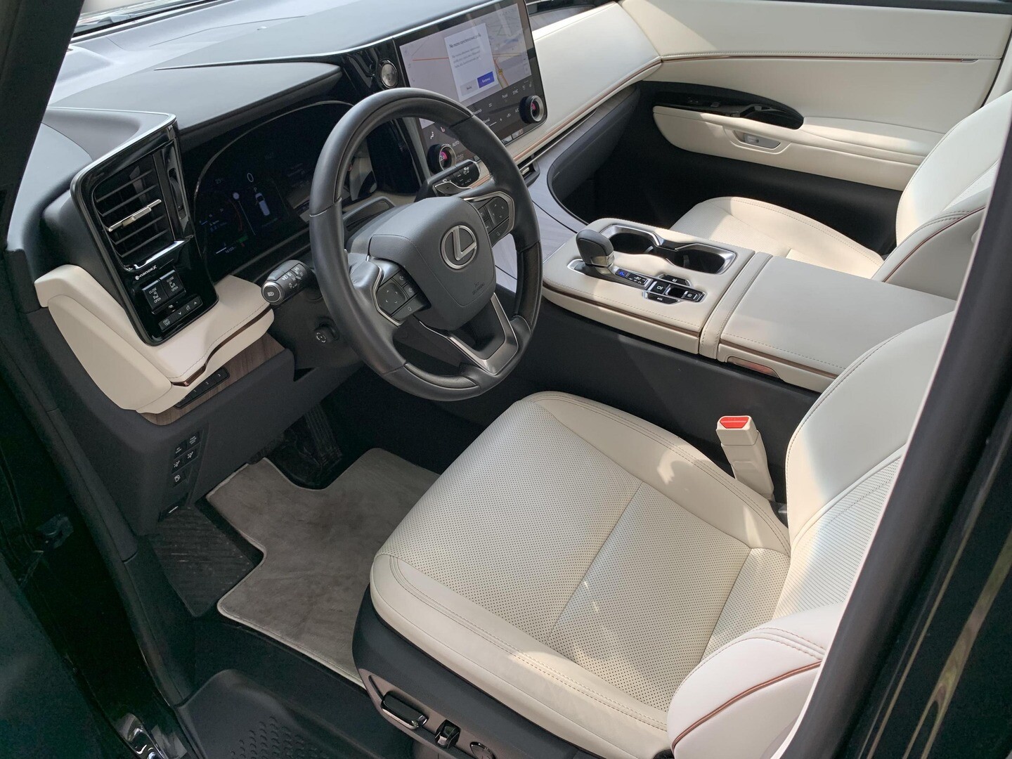 Lexus LM
