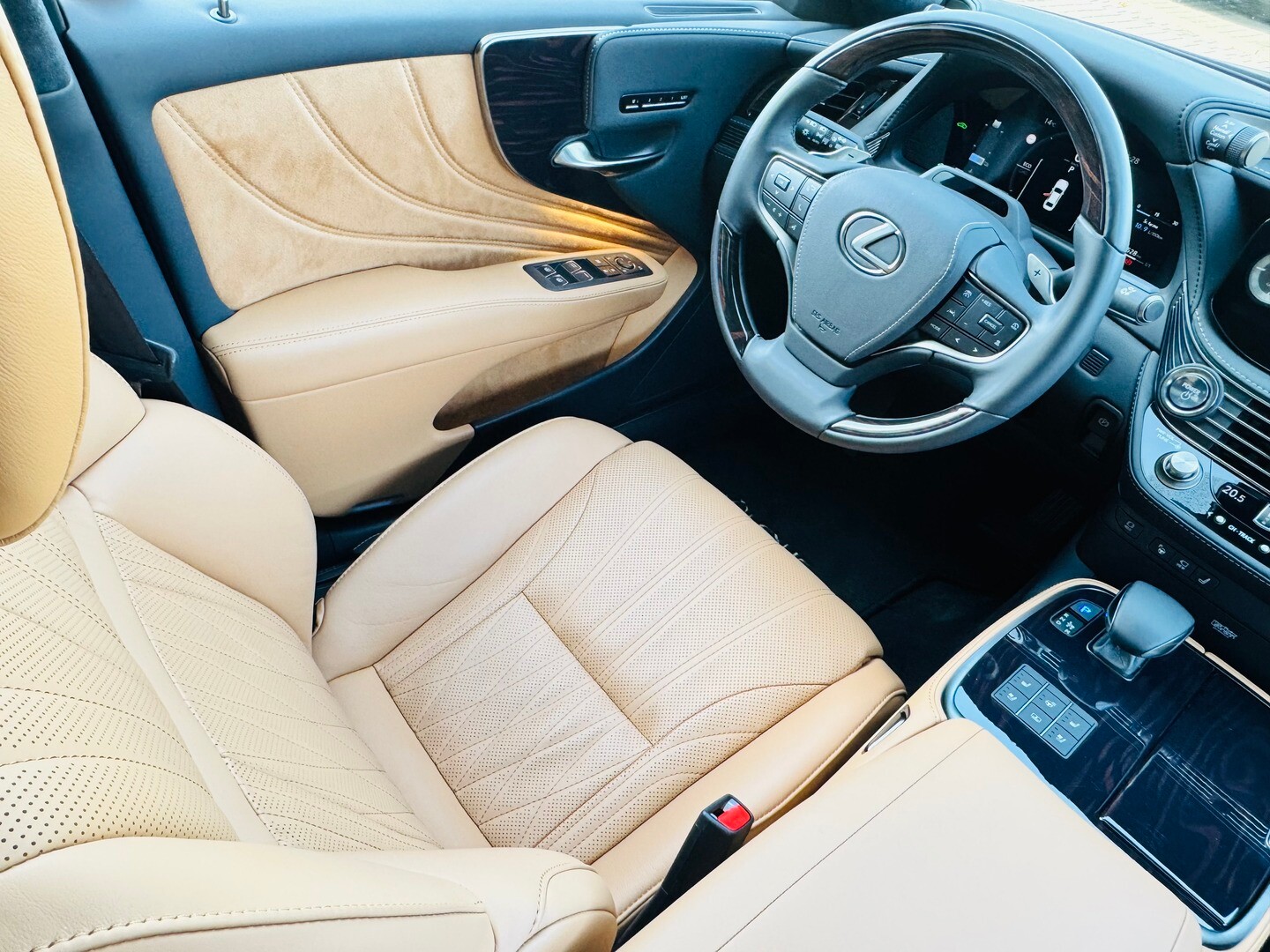 Lexus LS