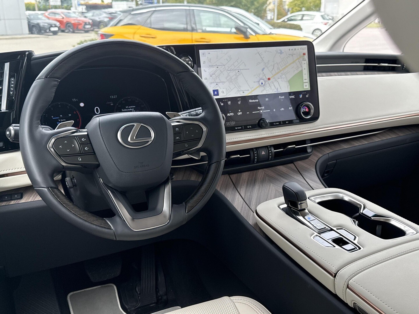 Lexus LM