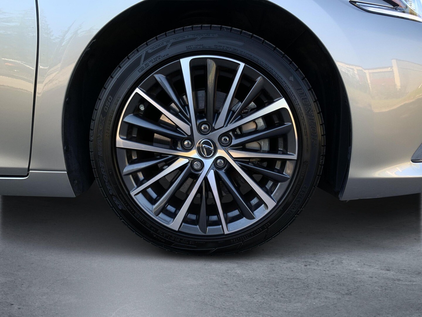 Lexus ES