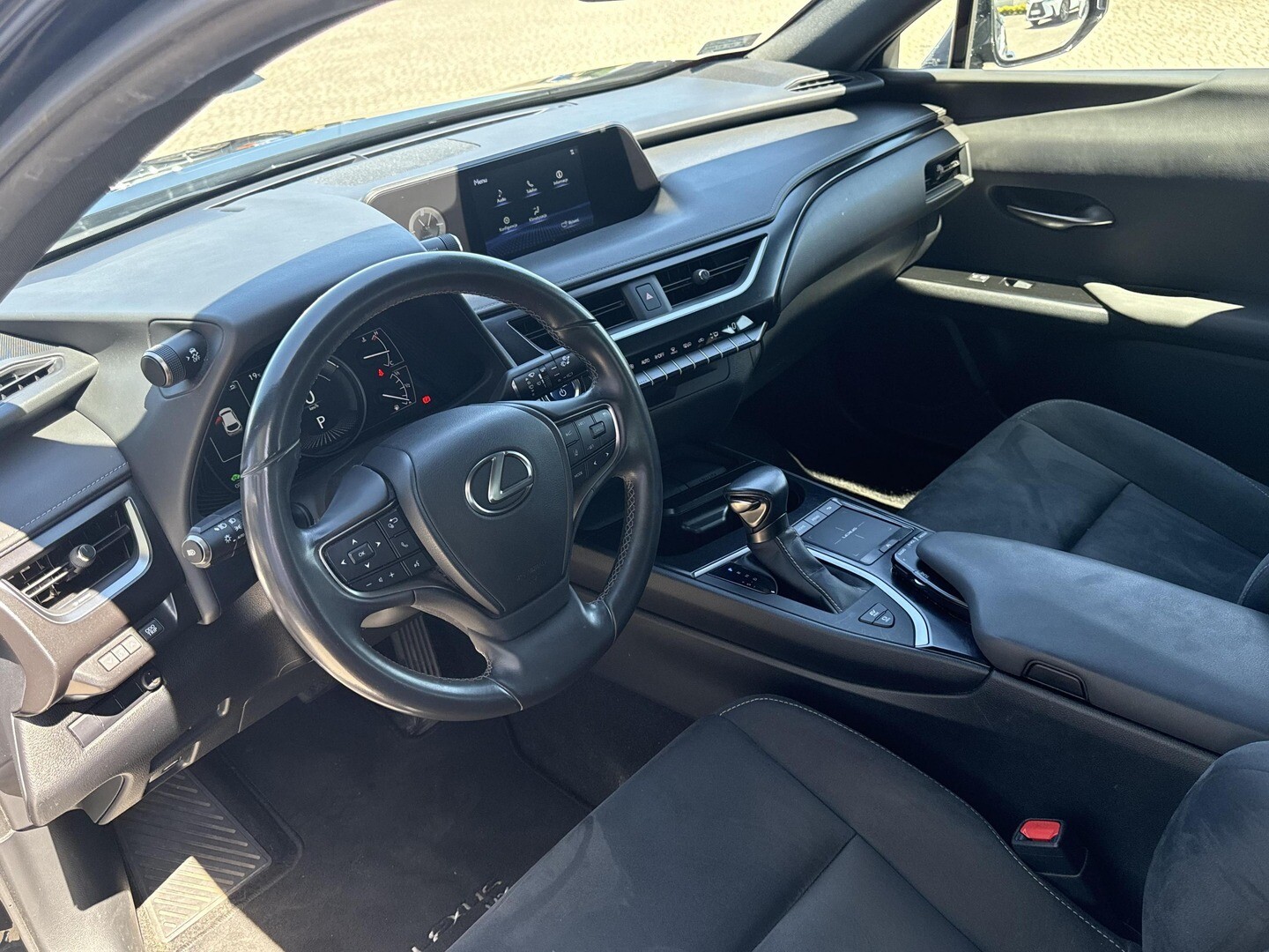 Lexus UX