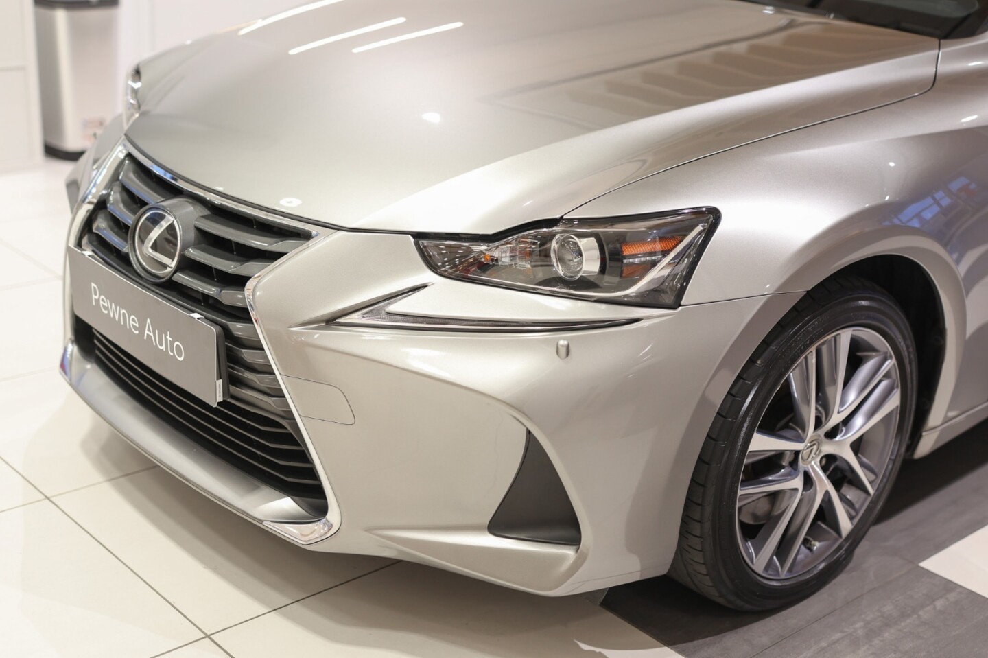 Lexus IS