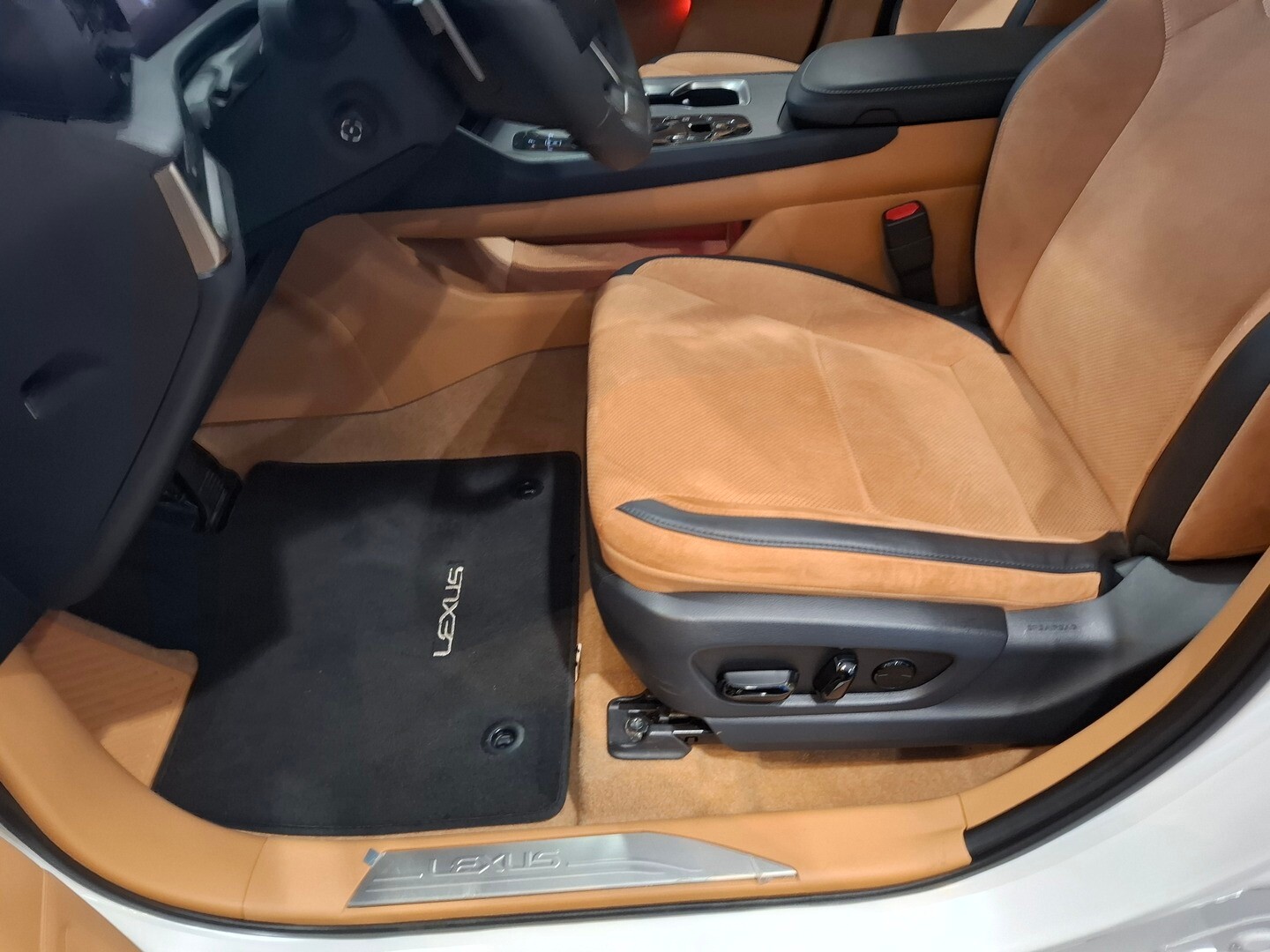 Lexus RZ