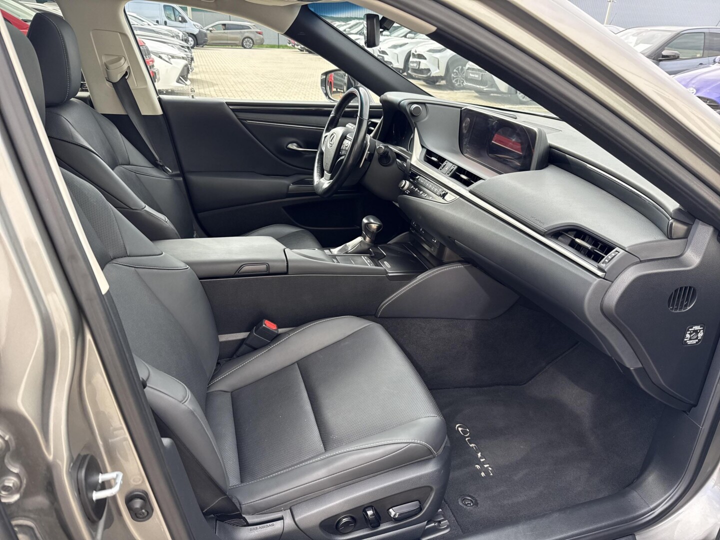 Lexus ES
