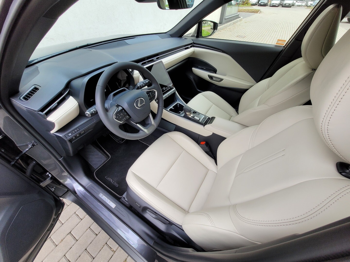 Lexus LBX