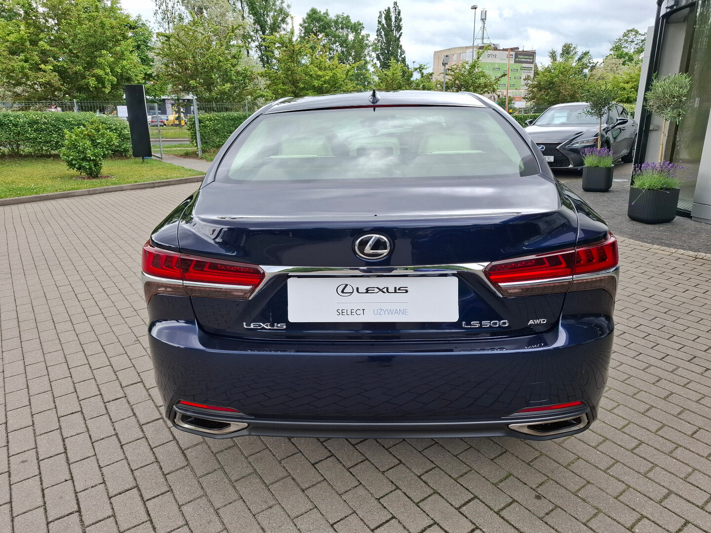 Lexus LS