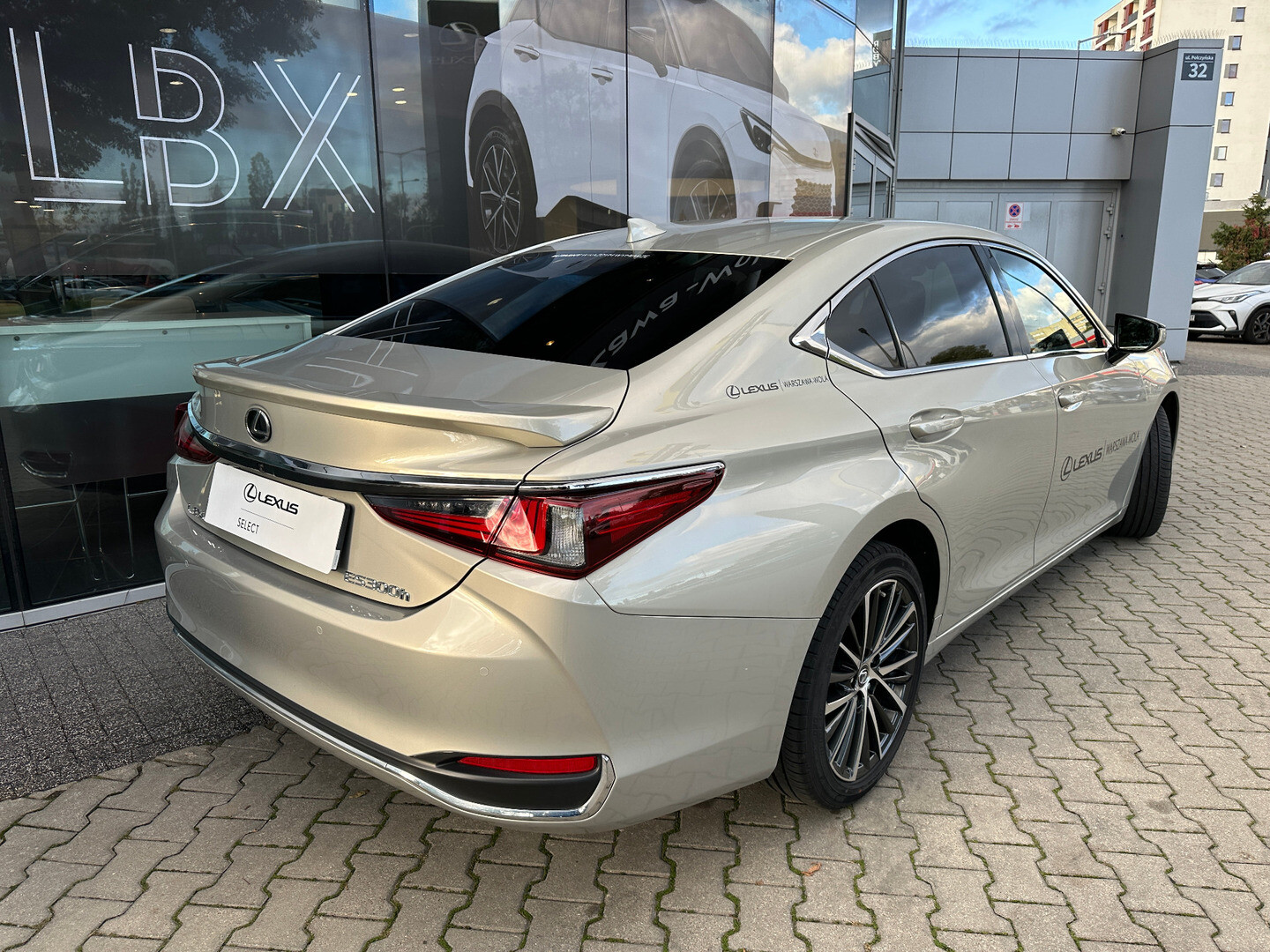 Lexus ES