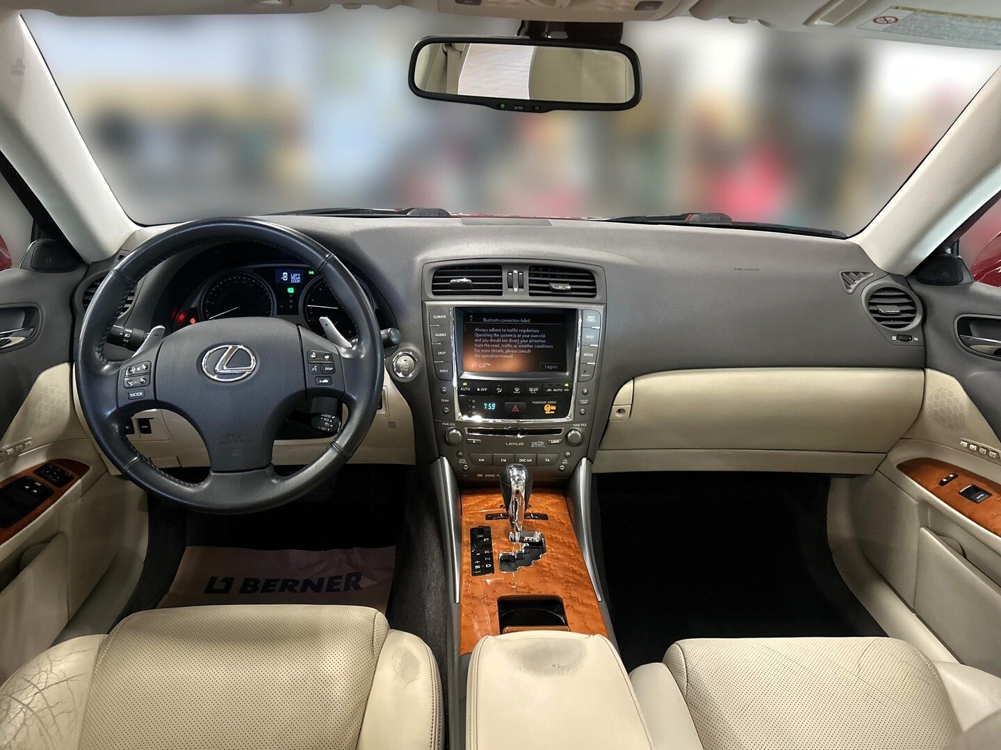 Lexus IS