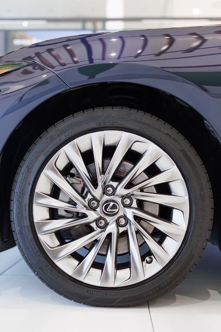 Lexus ES