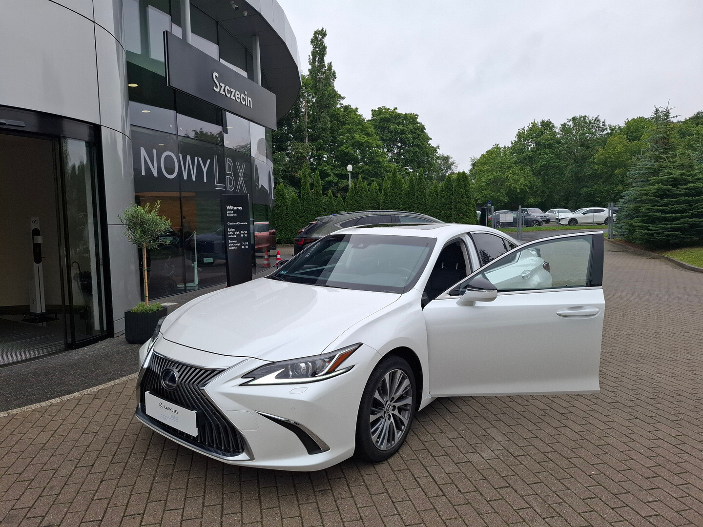 Lexus ES