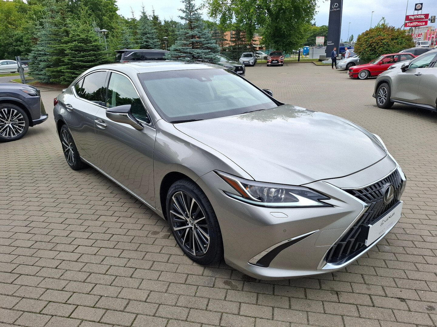 Lexus ES