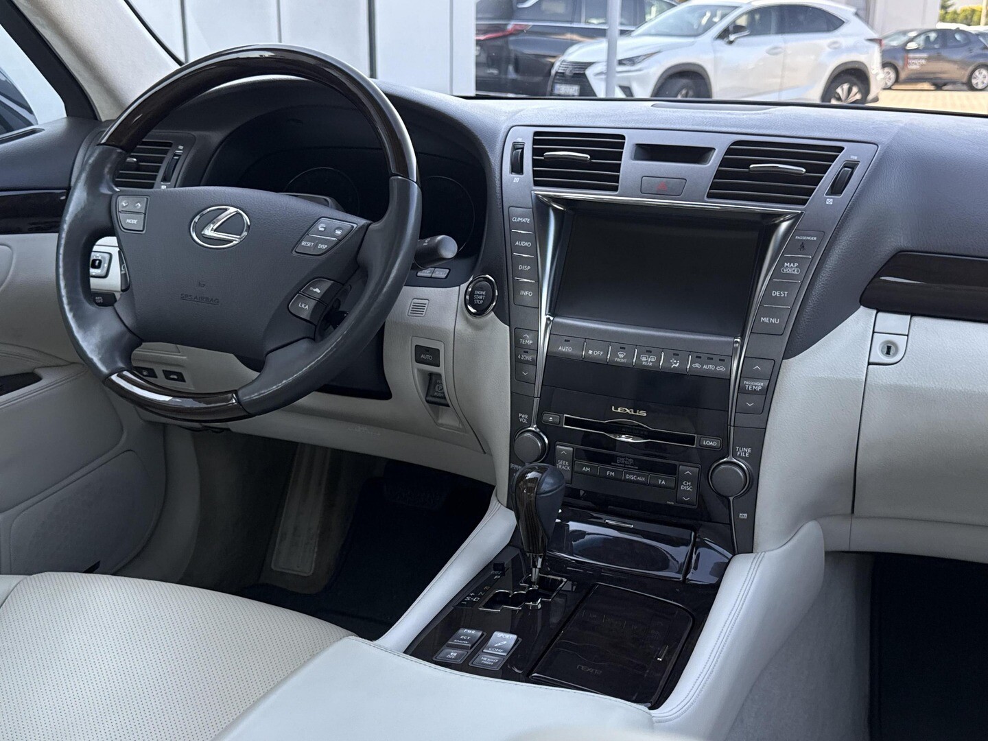 Lexus LS