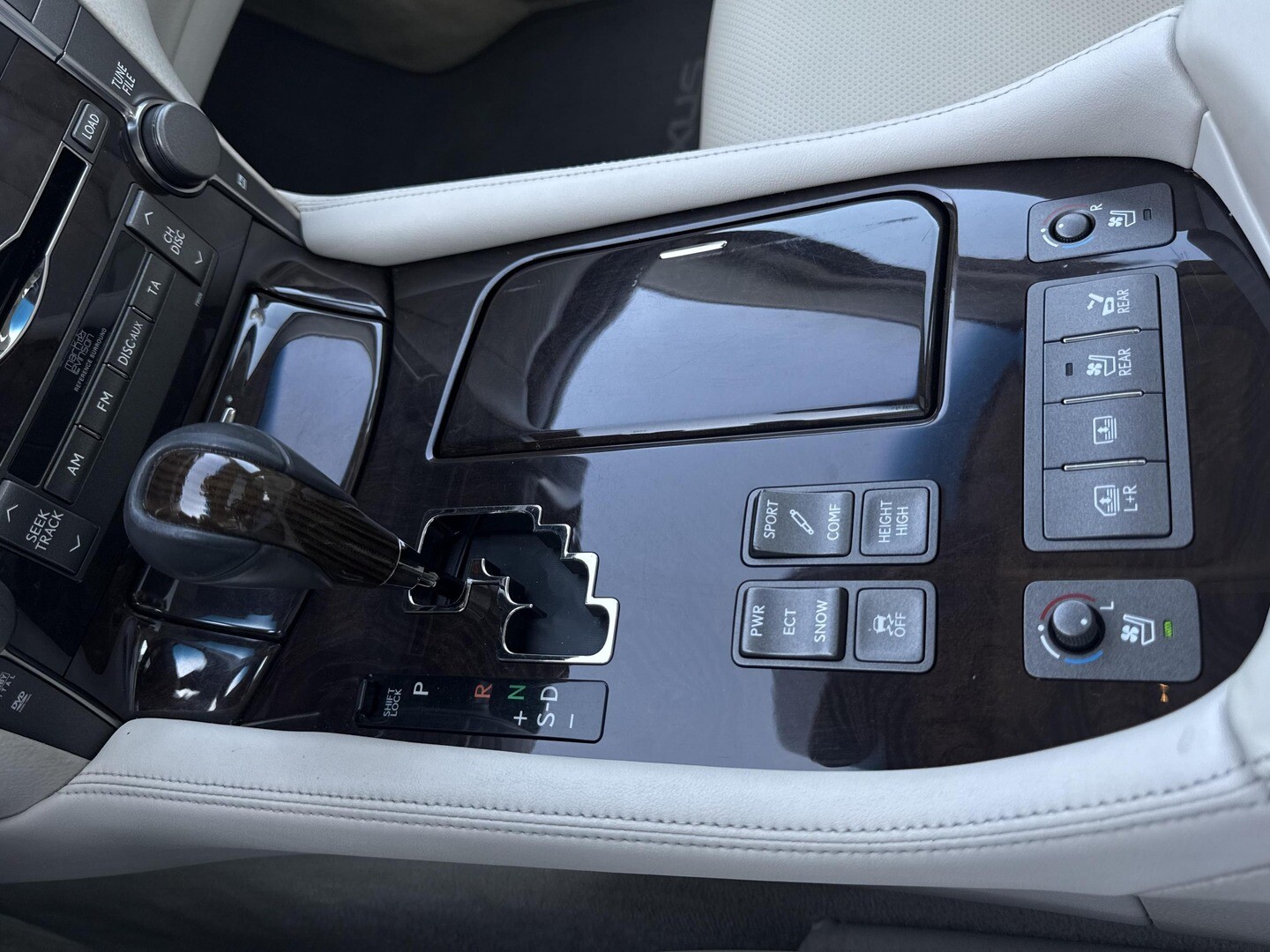 Lexus LS