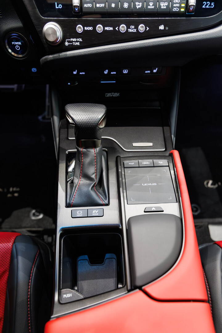 Lexus ES