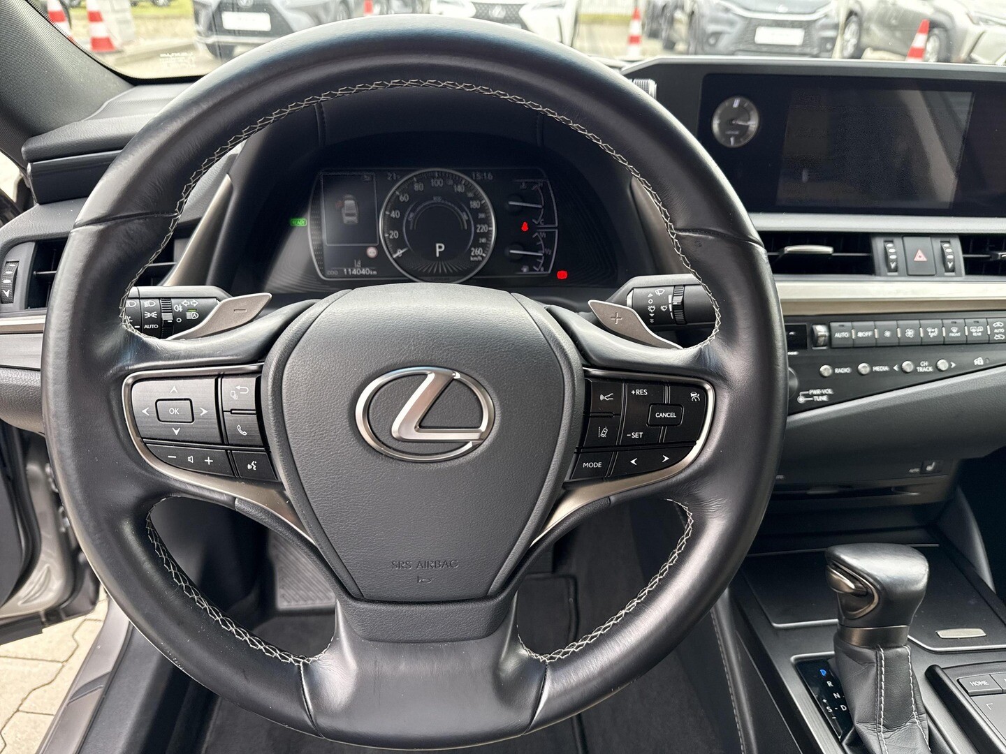 Lexus ES