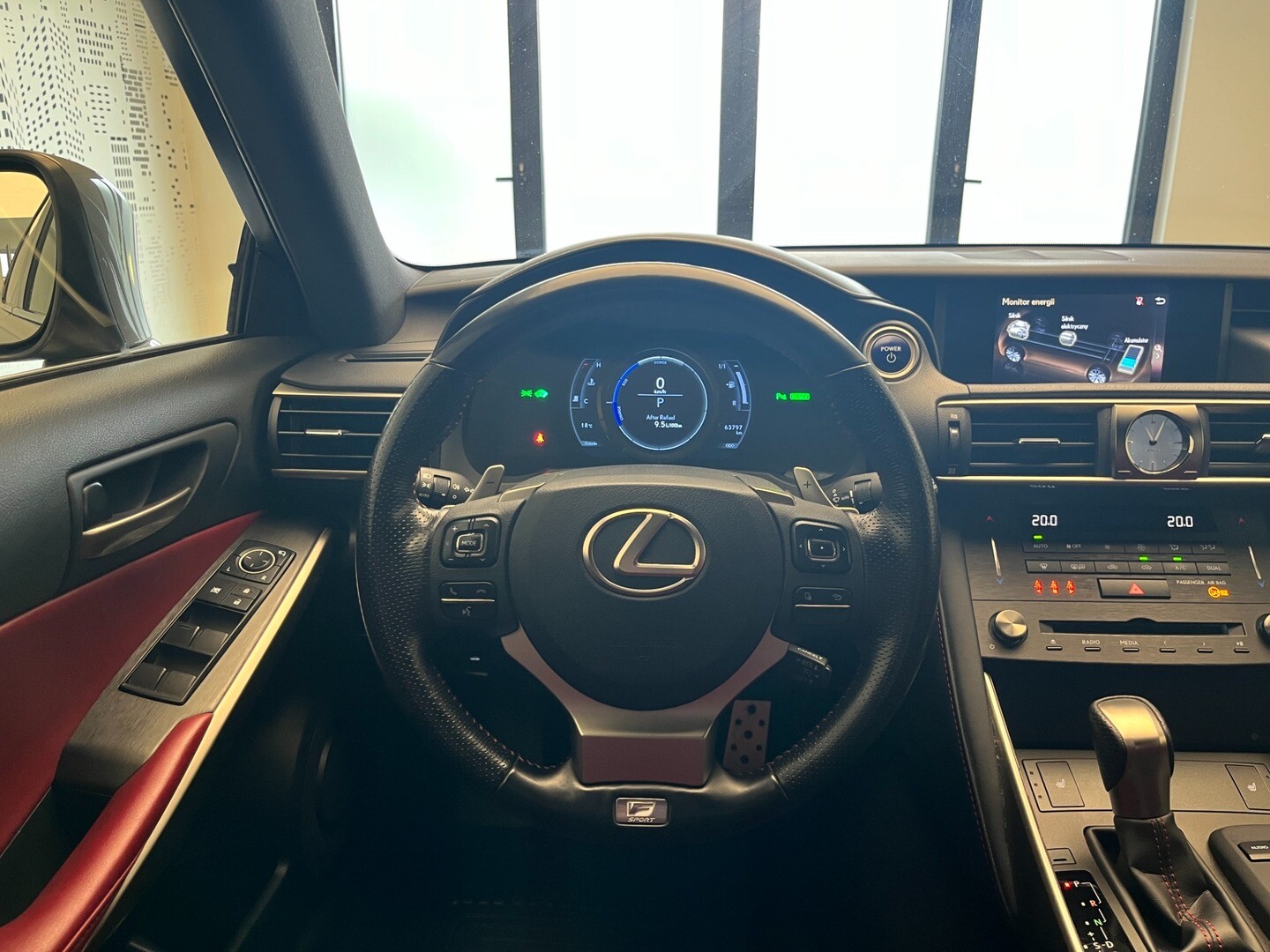 Lexus IS