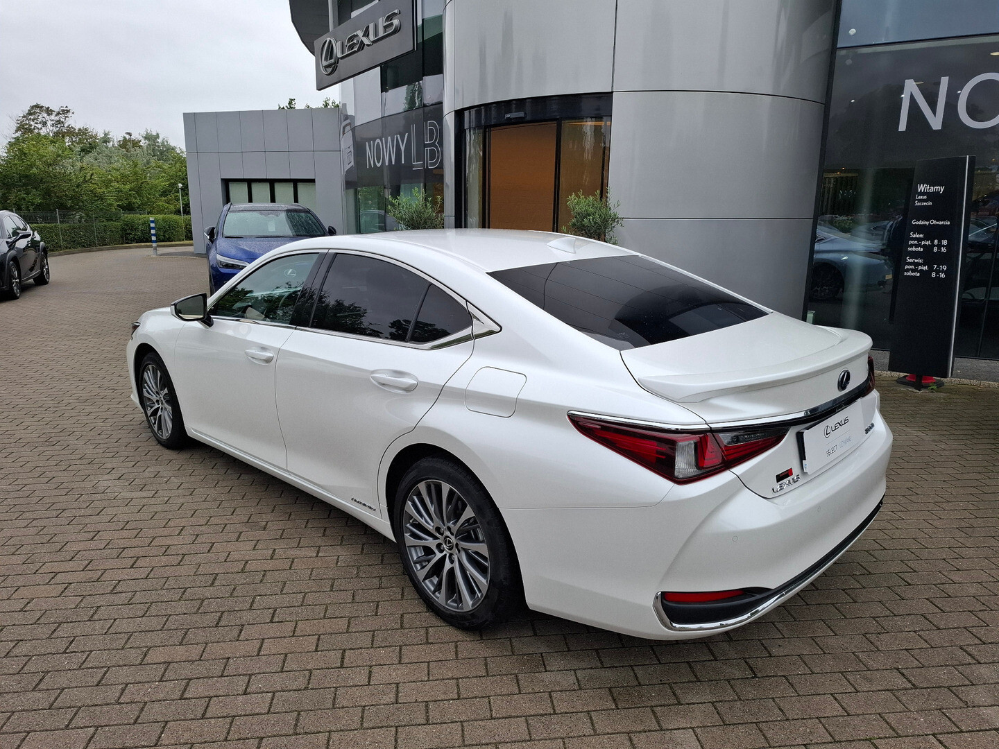 Lexus ES