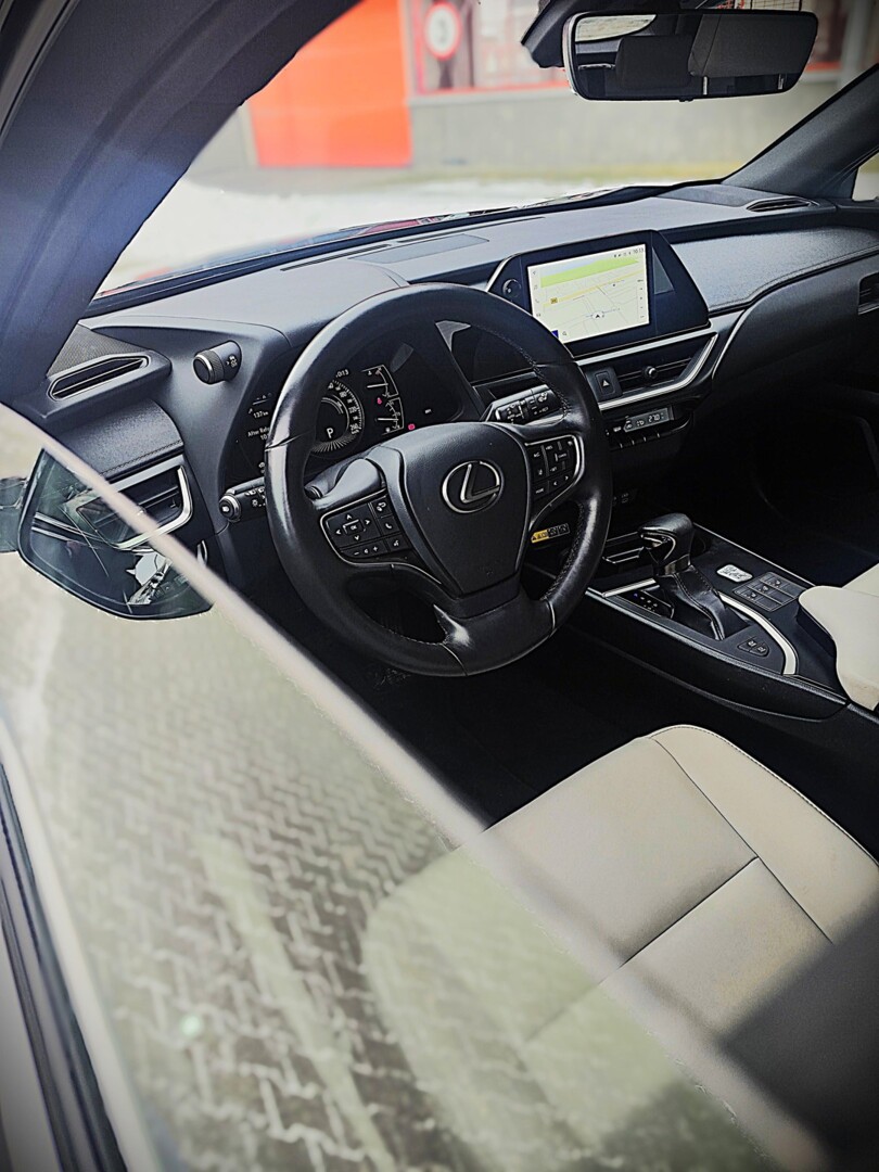 Lexus UX