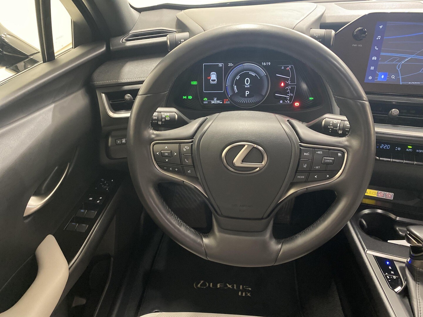 Lexus UX