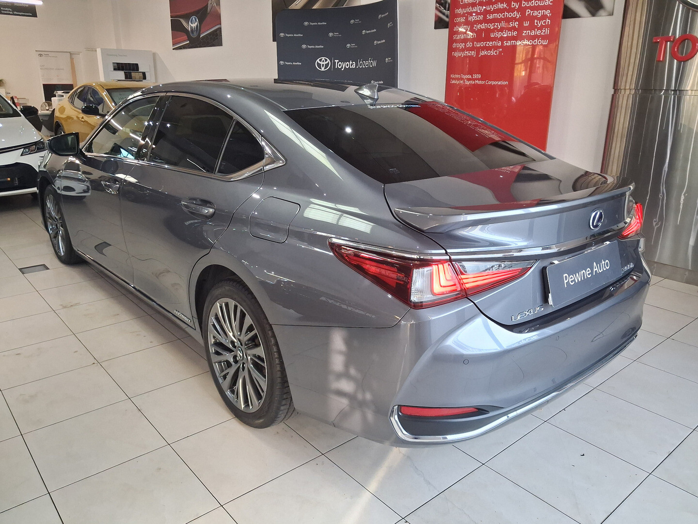 Lexus ES