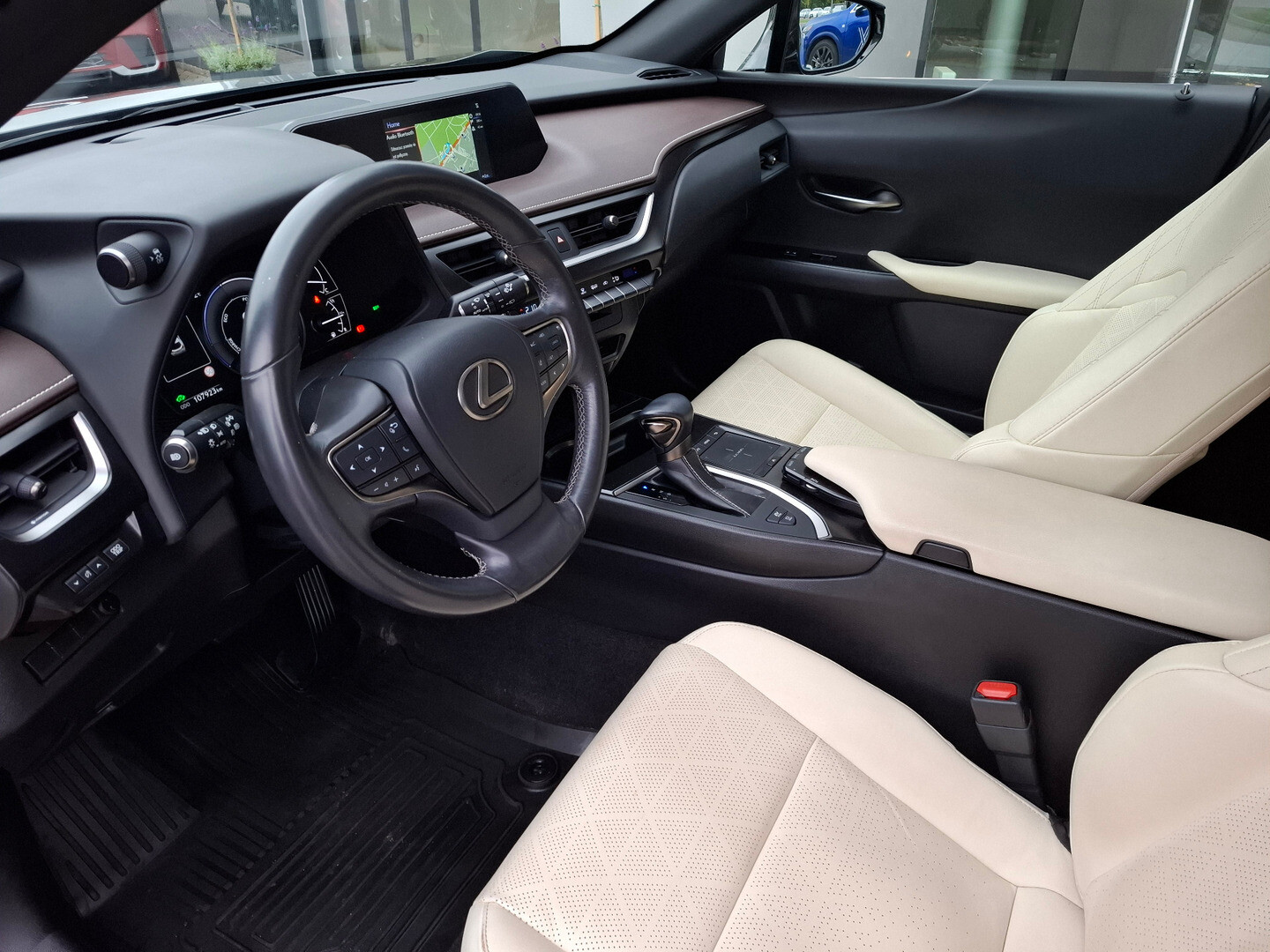 Lexus UX