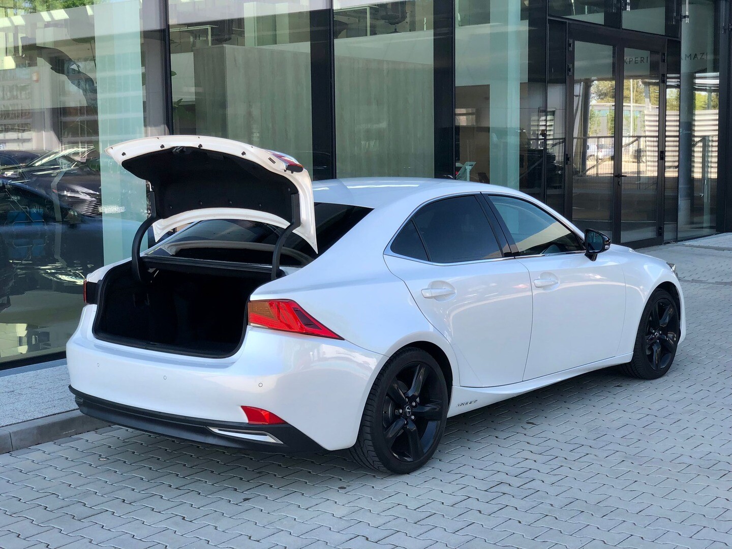 Lexus IS
