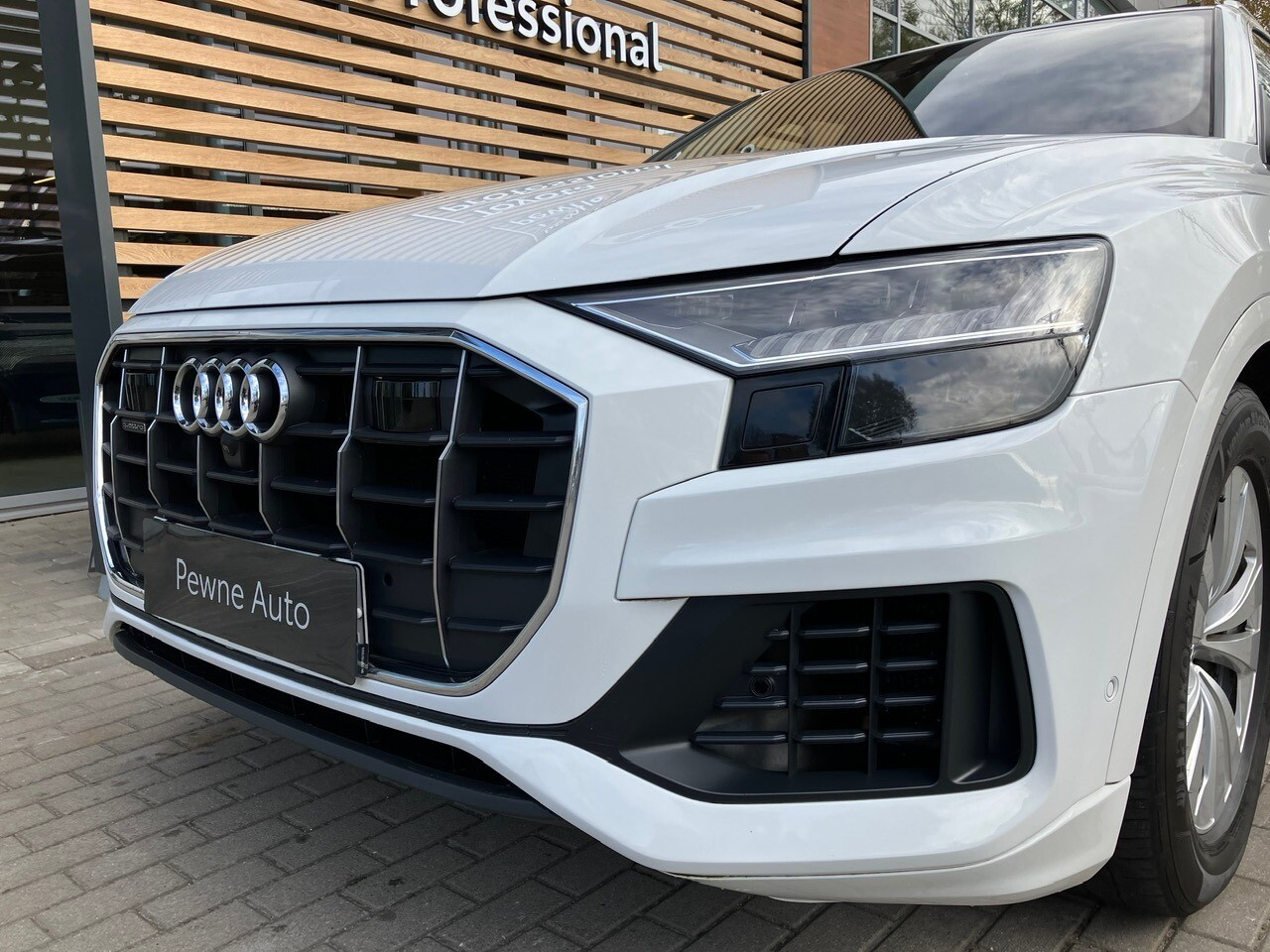 Audi Q8