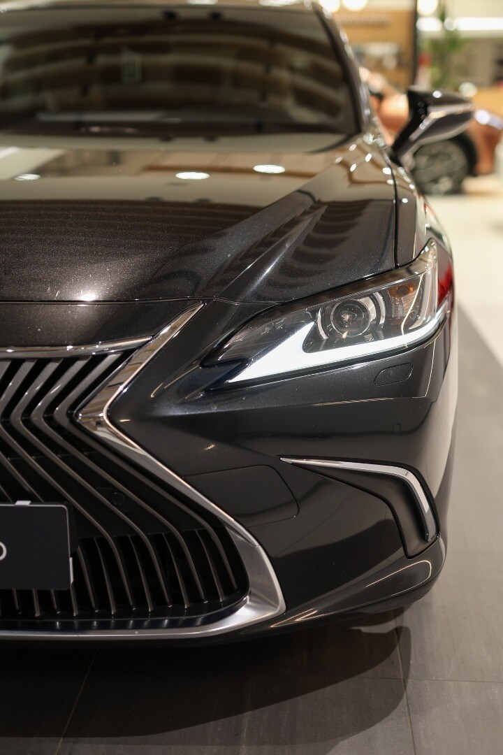 Lexus ES