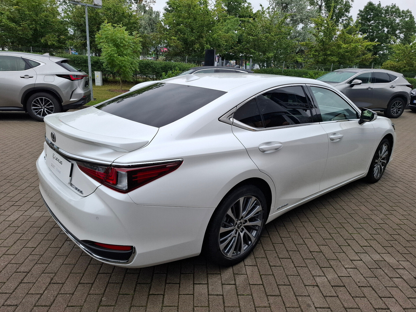 Lexus ES