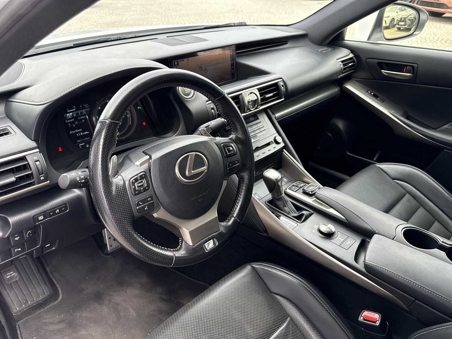 Lexus IS