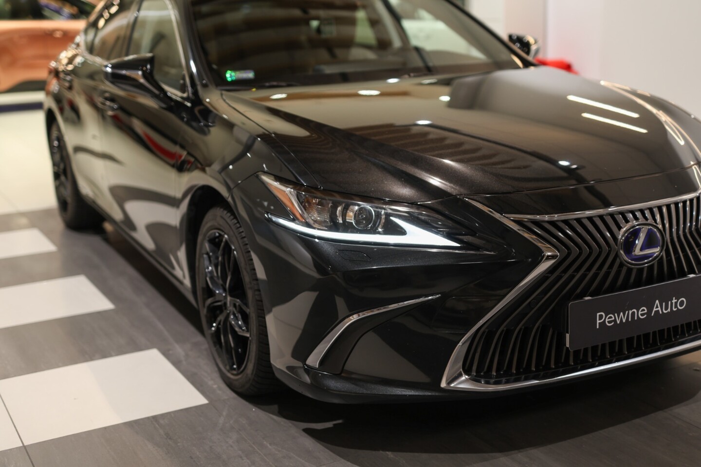 Lexus ES