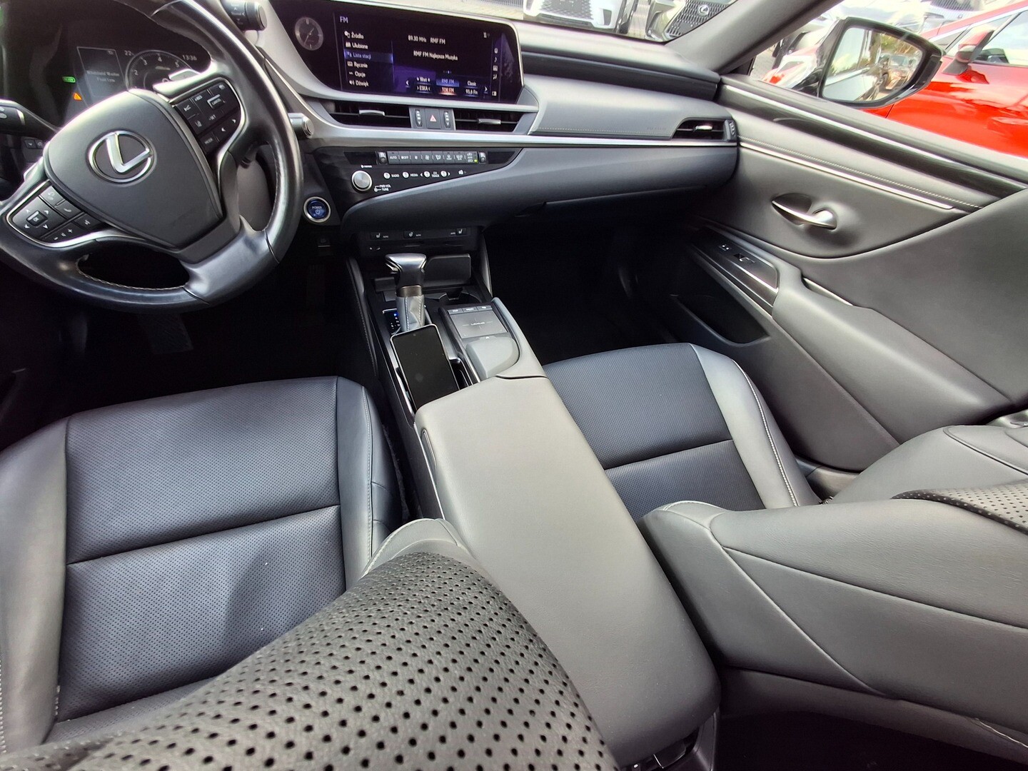 Lexus ES