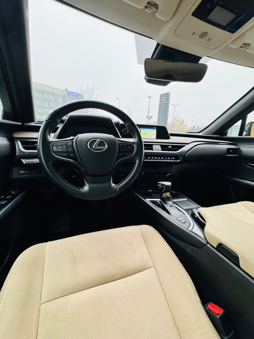 Lexus UX