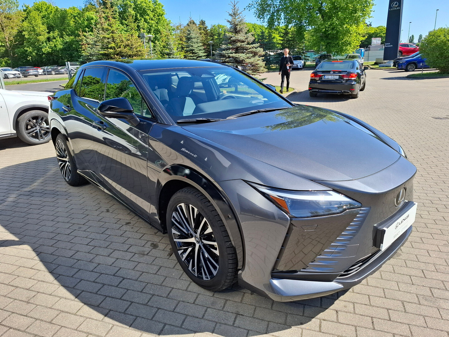 Lexus RZ