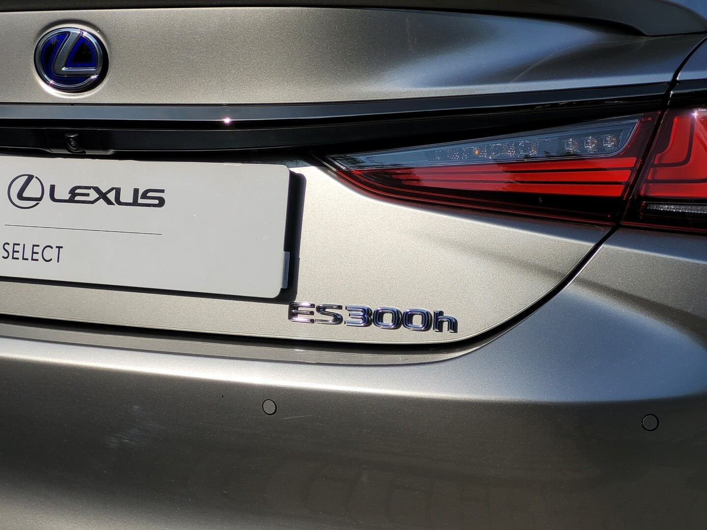 Lexus ES