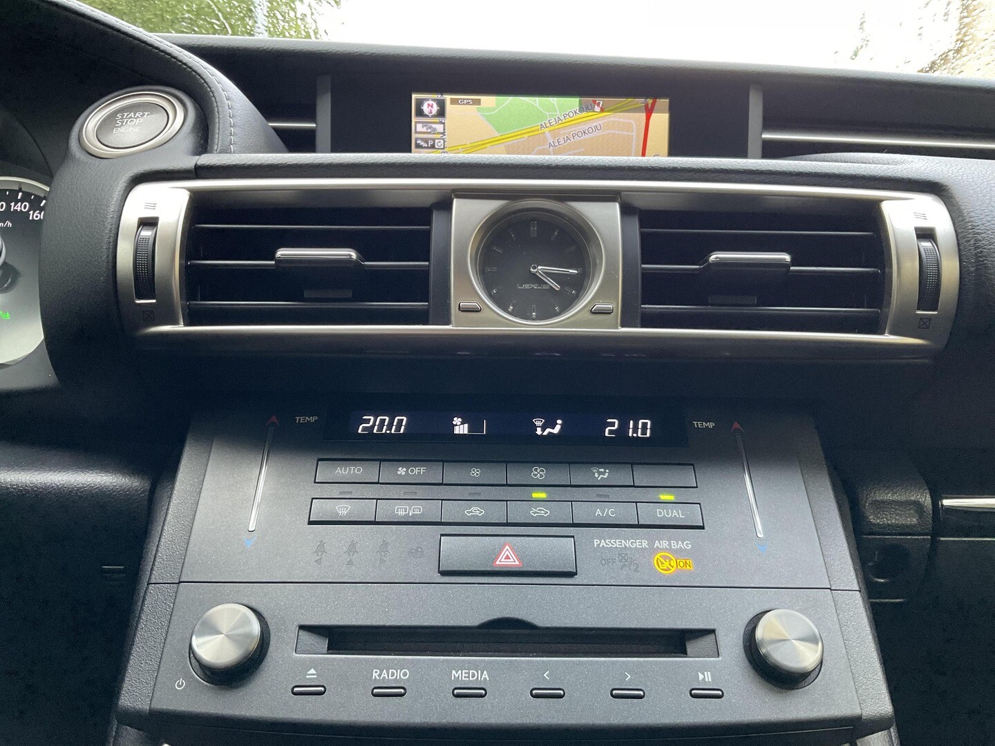 Lexus IS