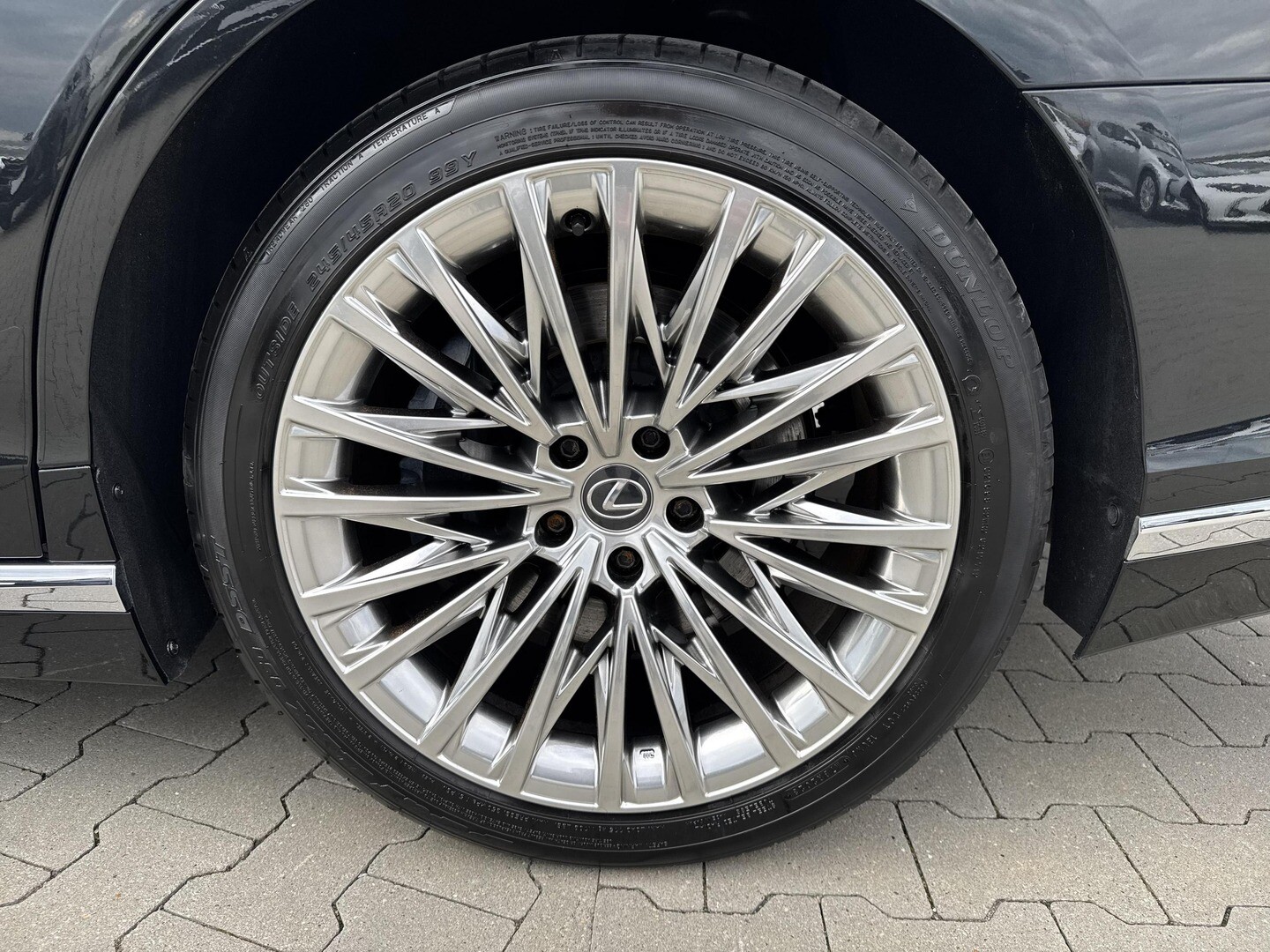 Lexus LS