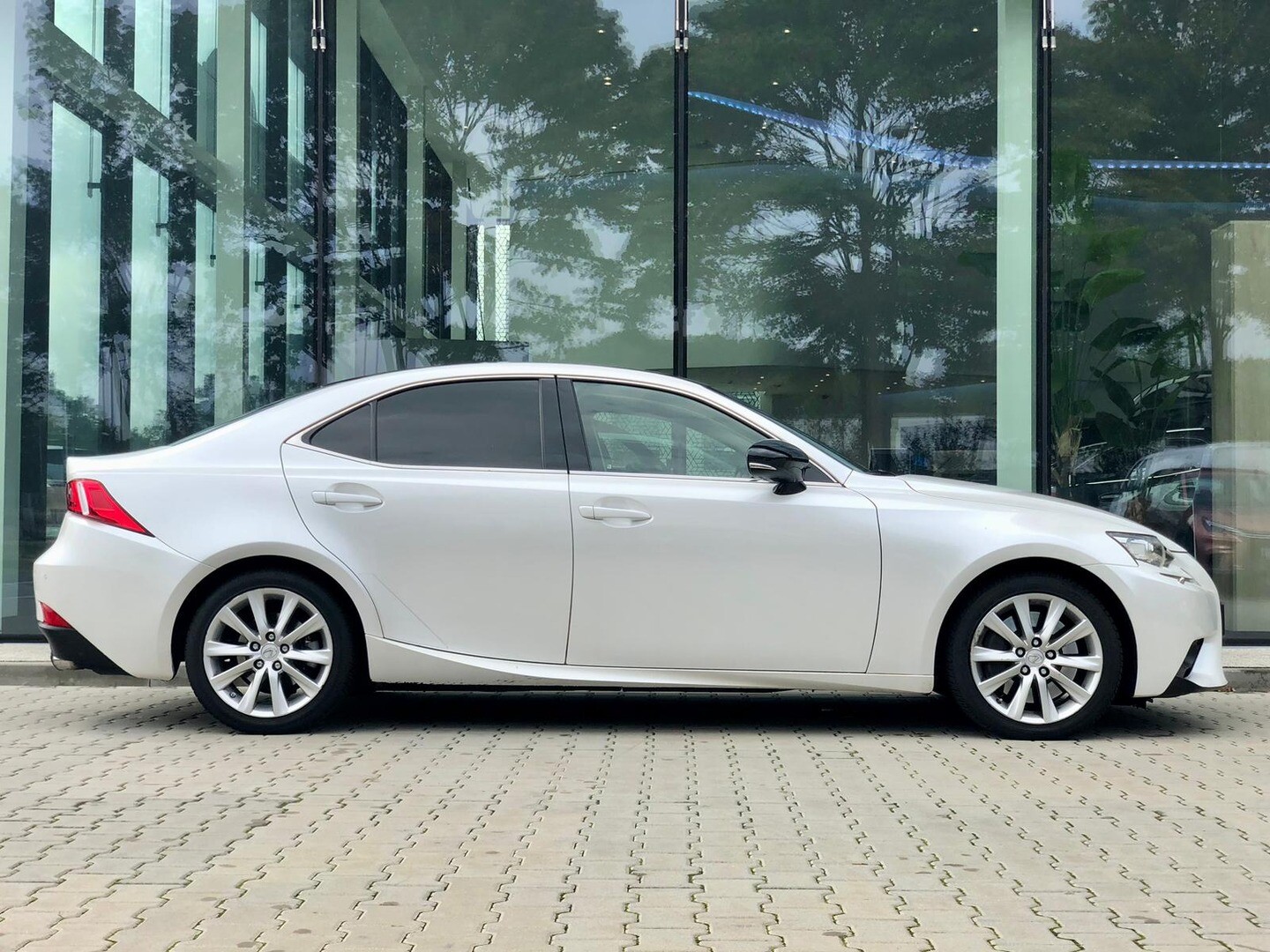 Lexus IS