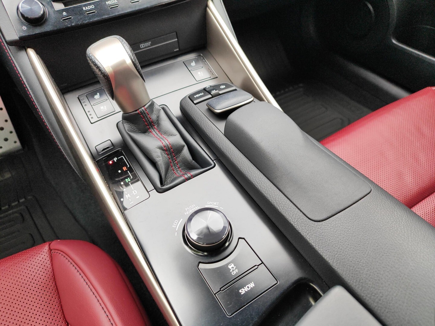 Lexus IS