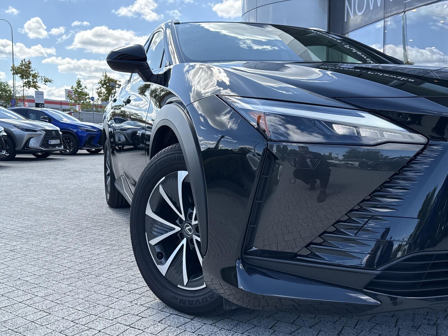 Lexus RZ