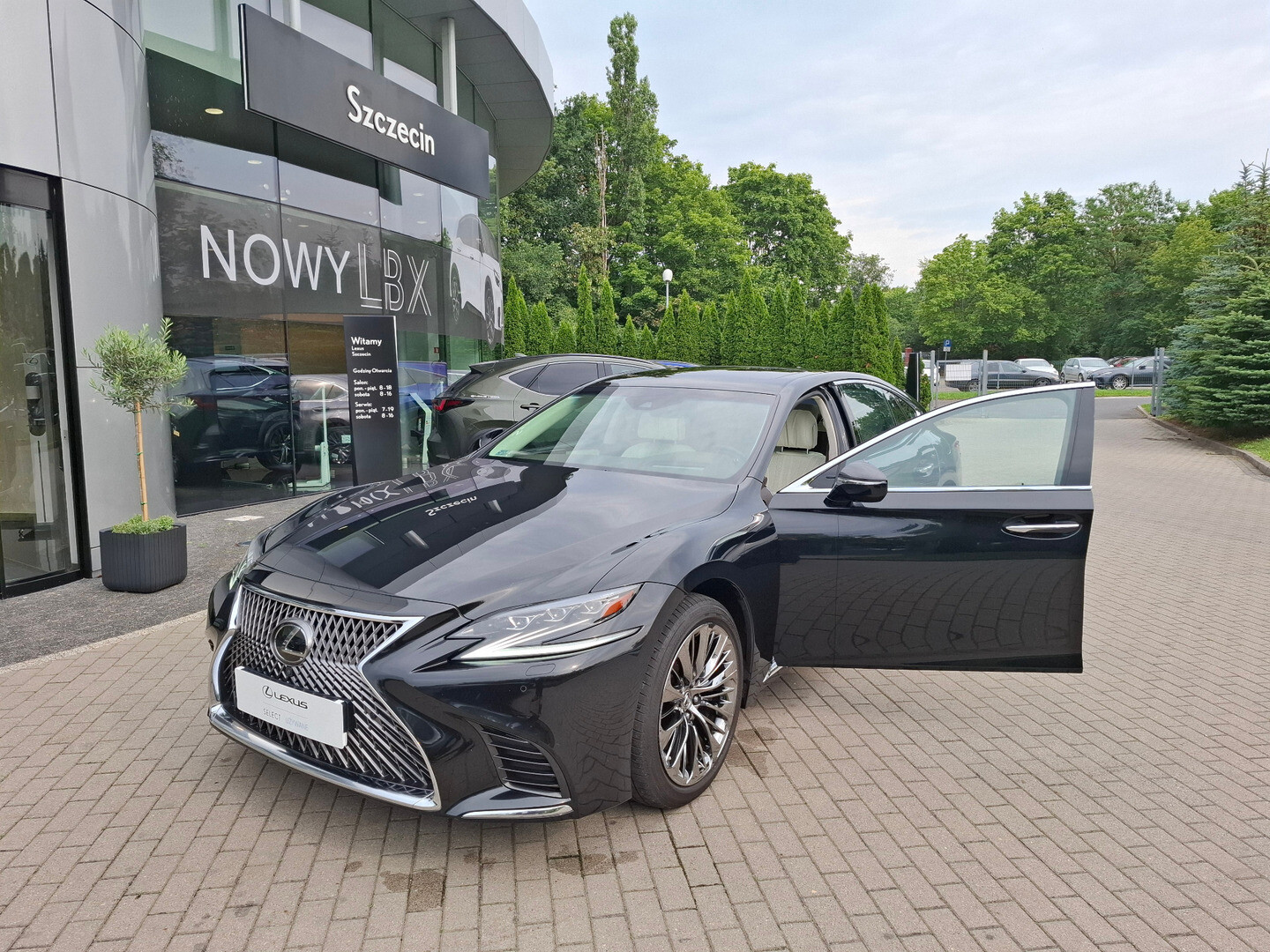 Lexus LS