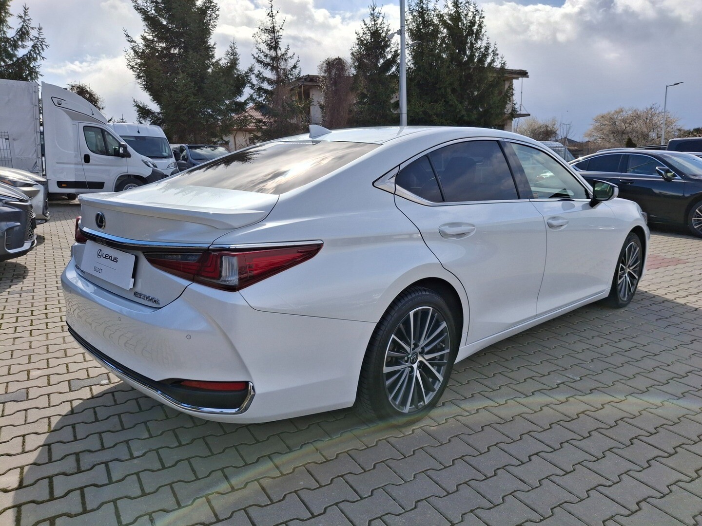 Lexus ES