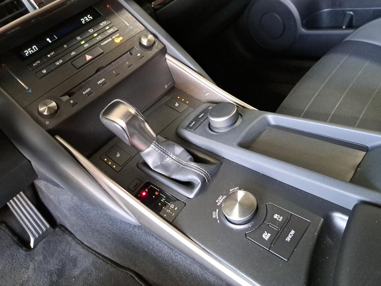 Lexus IS