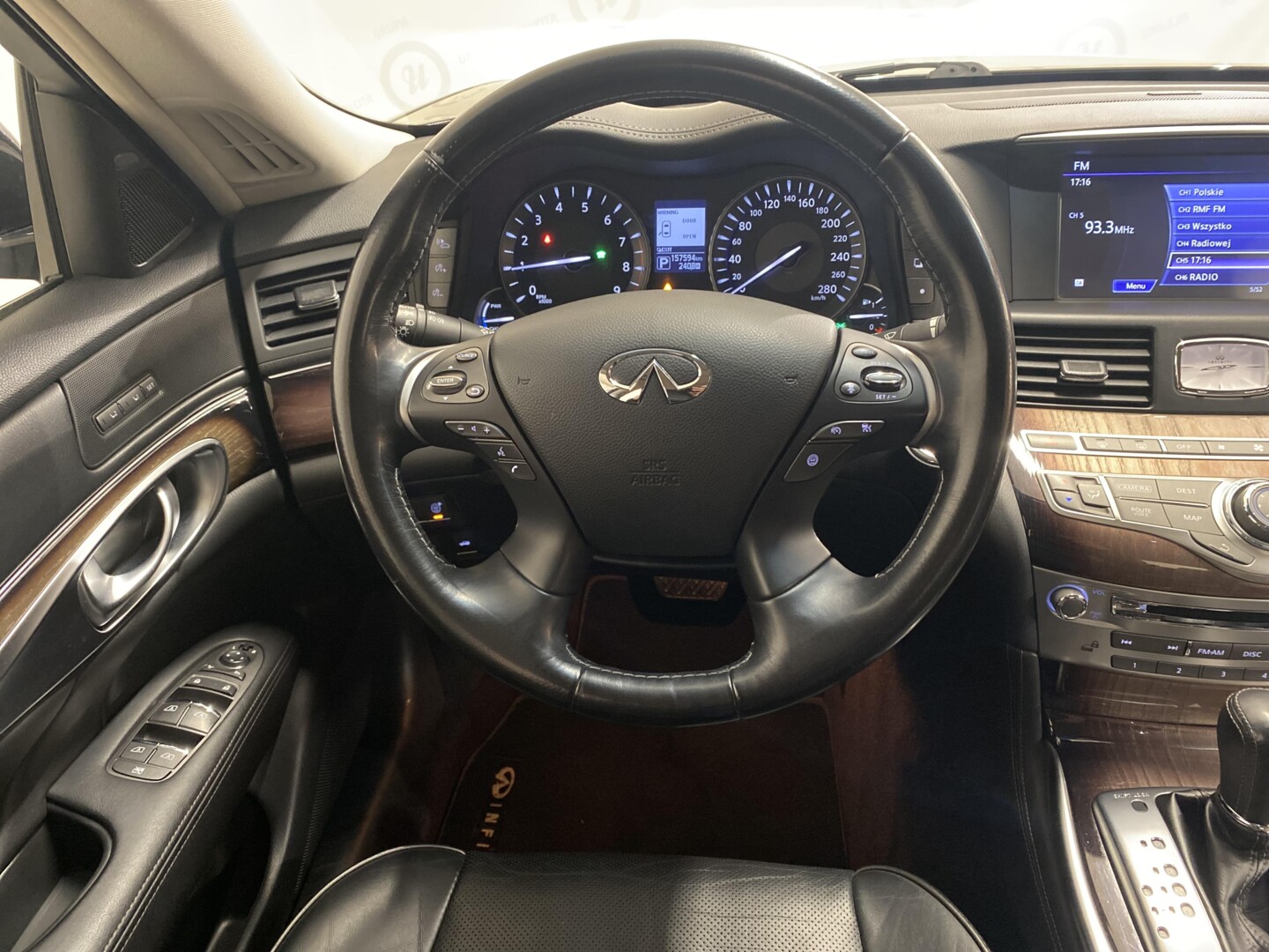 Infiniti Q70