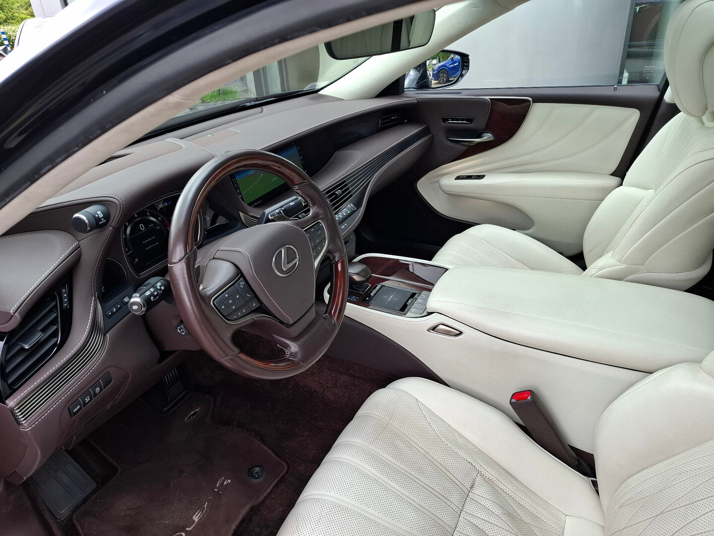 Lexus LS
