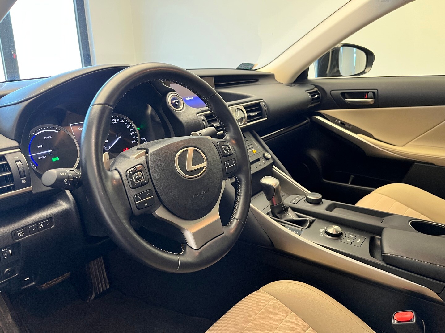 Lexus IS