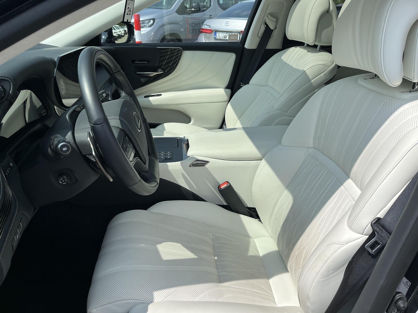 Lexus LS